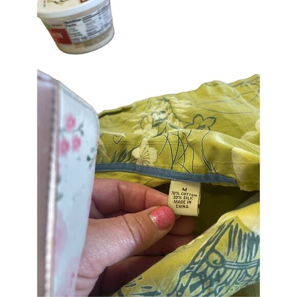 Tommy Bahama Men's Green Paradise Island Buttons Up Floral Shirt Size Medium - Picture 3 of 10